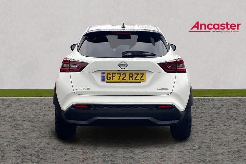 Used Nissan Juke N-Connecta 2022 White SUV