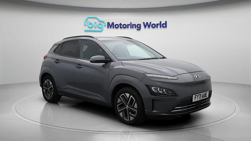 Used 2021 Hyundai Kona Premium SUV | £13,600 (Good price) - Image 1/4