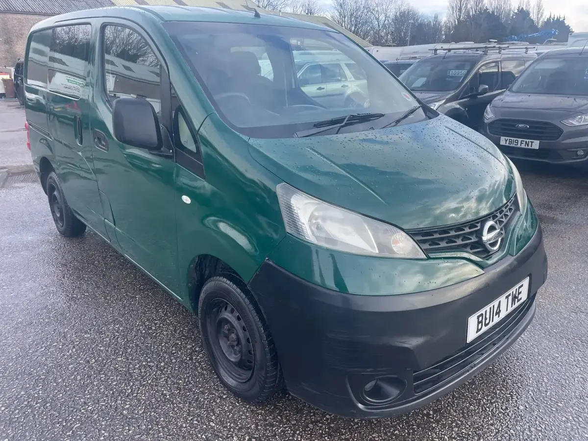 Used Nissan NV200 Acenta 90 HP (66 kW) 2014 Green MPV
