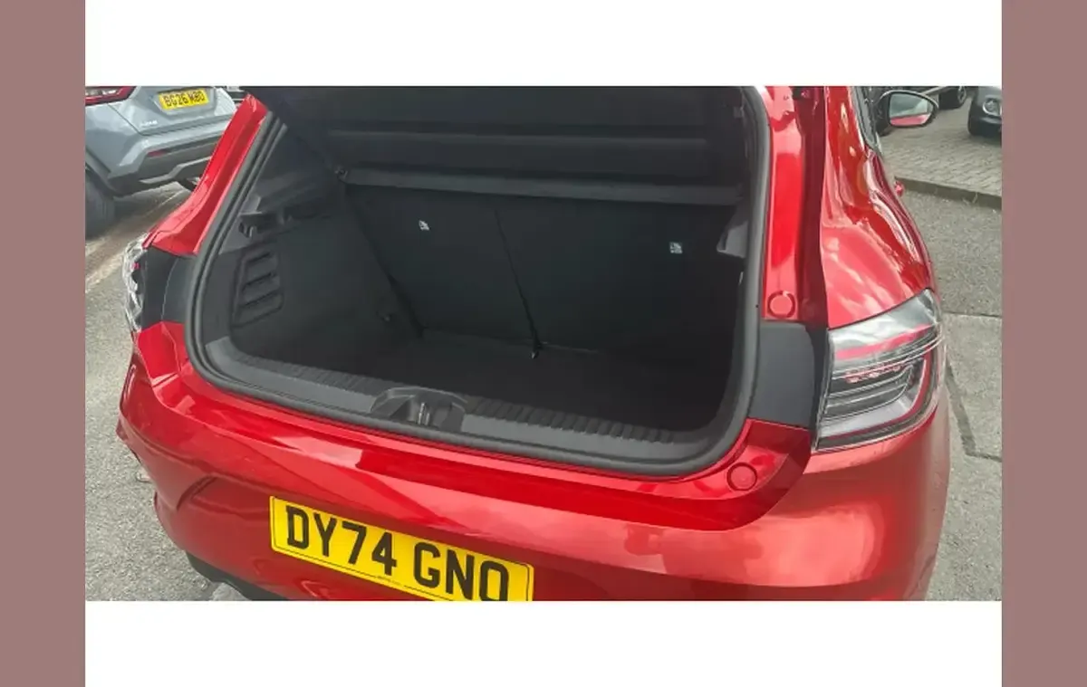 Used Renault Clio Evolution 88 HP (64 kW) 2024 Red Hatchback