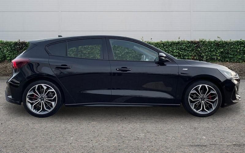 Used Ford Focus ST-Line X 155 HP (114 kW) 2024 Black Hatchback