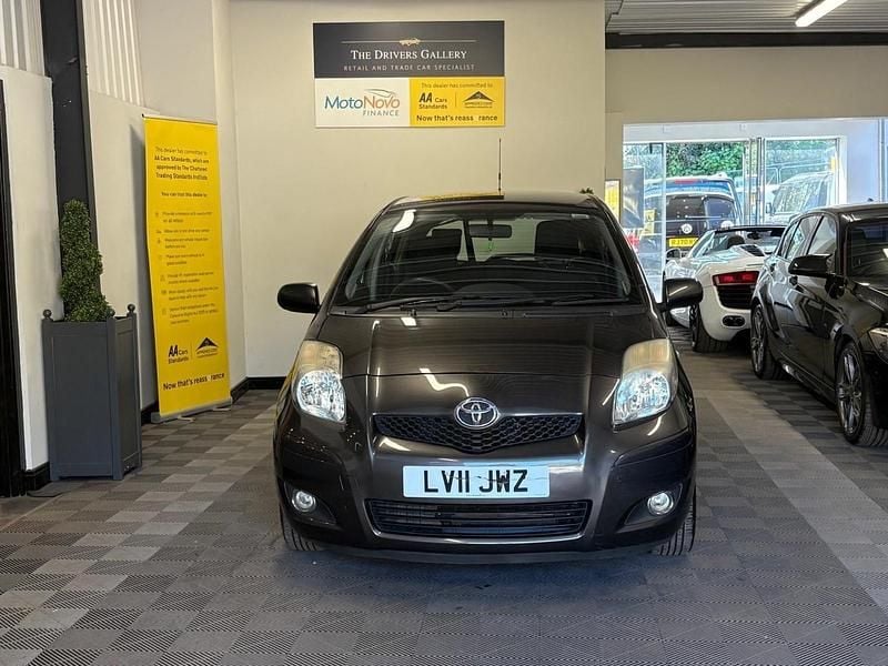 Used Toyota Yaris 2011 Grey Hatchback
