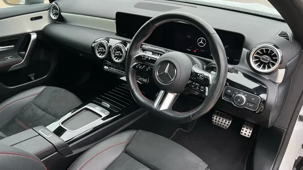 Used Mercedes A250 AMG Line Premium 218 HP (160 kW) 2023 White