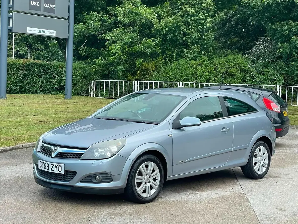 Used Vauxhall Astra Design Edition 2009 Silver Hatchback