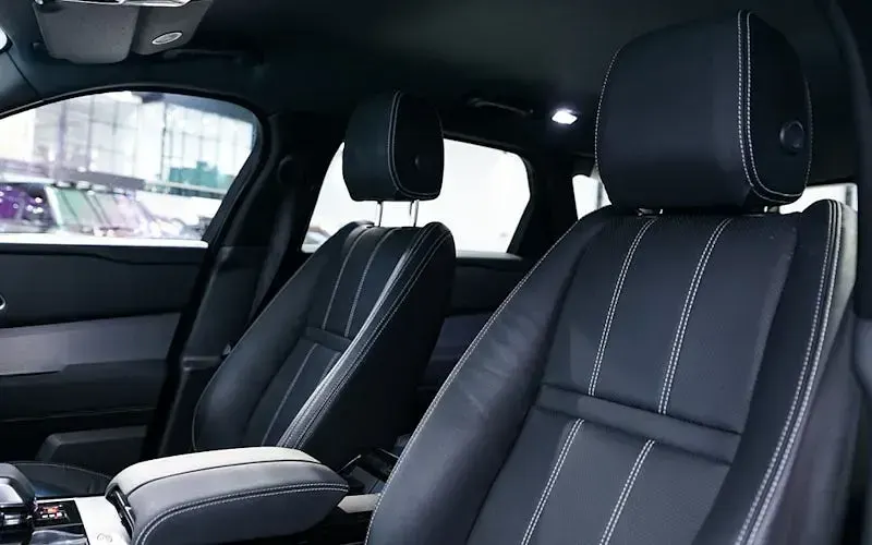 Used Land Rover Range Rover Velar R-Dynamic 204 HP (150 kW) 2022 Black SUV