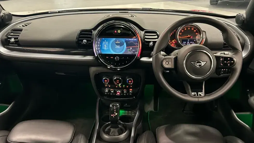 Used Mini Cooper Clubman Exclusive 134 HP (98 kW) 2022 Red Estate