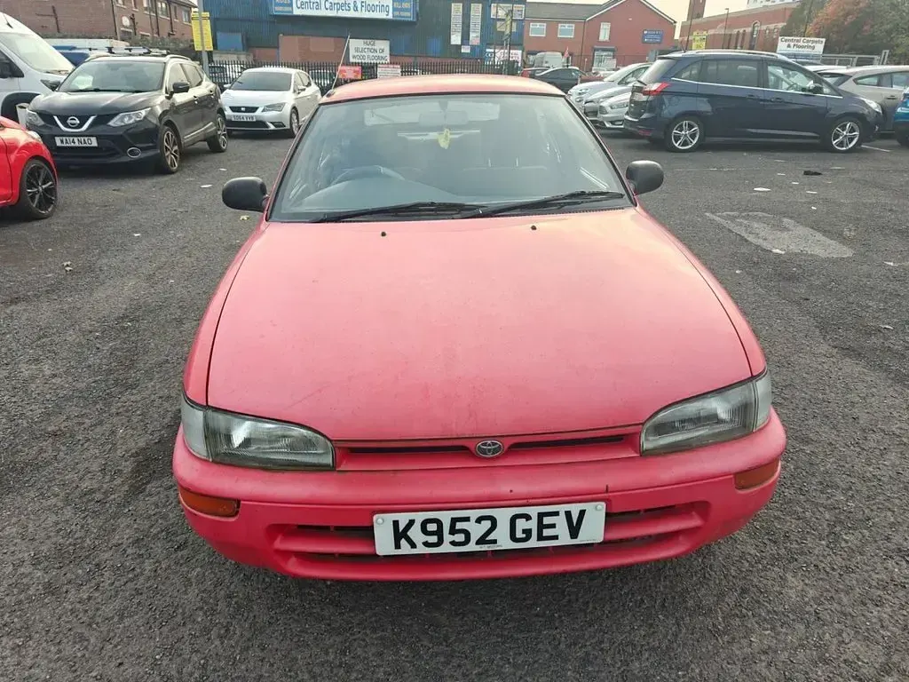 Used Toyota Corolla 75 HP (55 kW) 1993 Red Hatchback