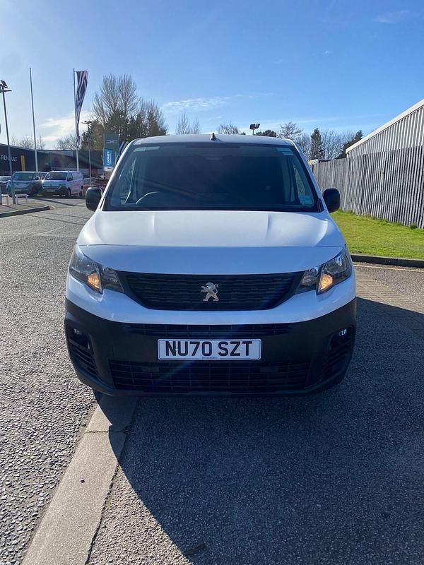 Used Peugeot Partner 131 HP (96 kW) 2020 White MPV