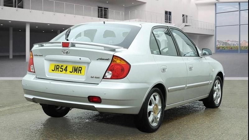 Used Hyundai Accent 2005 Silver Hatchback
