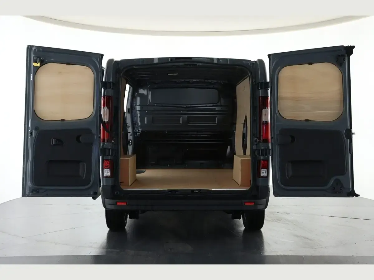 New Renault Trafic 148 HP (108 kW) 2025 Grey MPV