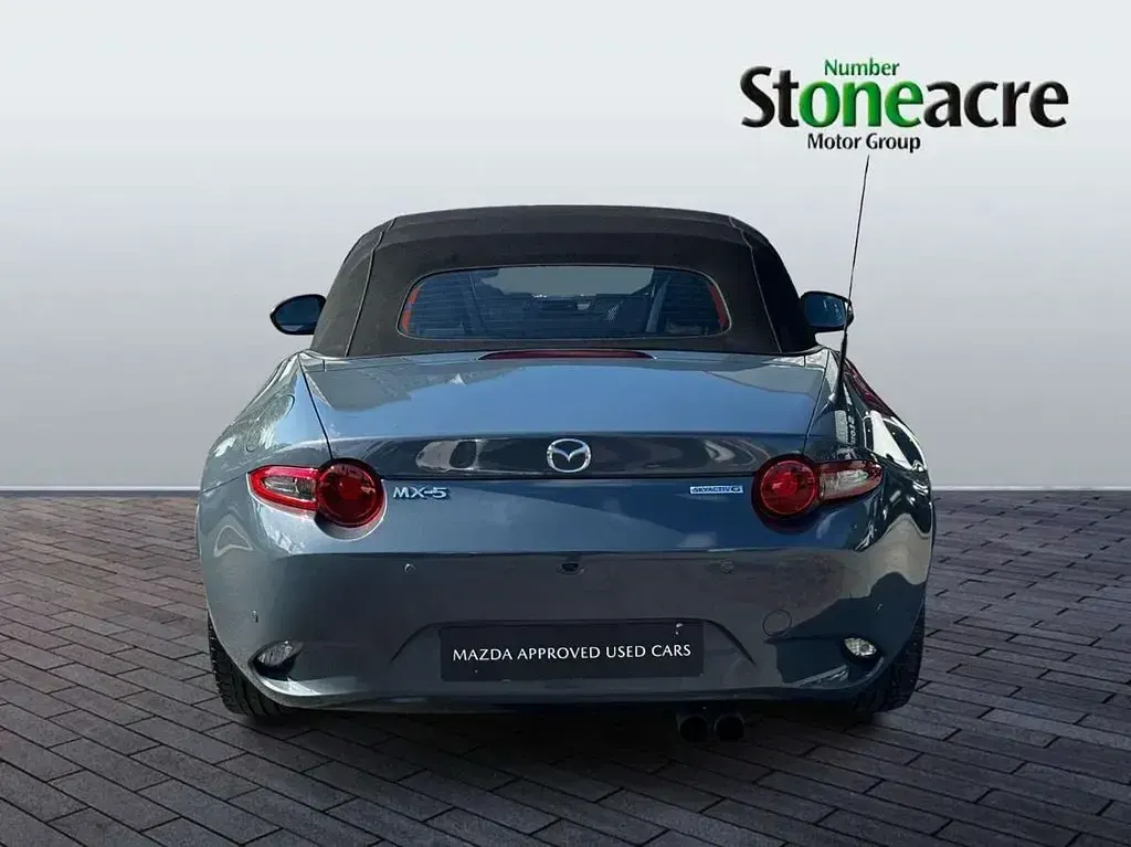 Begagnad Mazda MX5 Inclusive 184 HK (135 kW) 2022 Grå Cab