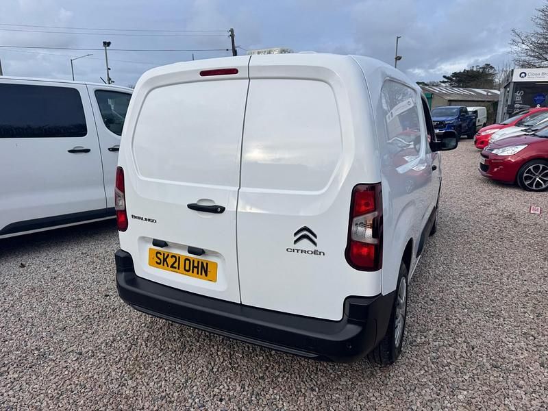 Usado Citroën Berlingo 2021 Blanco Monovolumen
