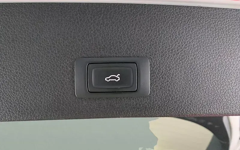 Used Audi Q2 S-Line 150 HP (110 kW) 2019 White SUV