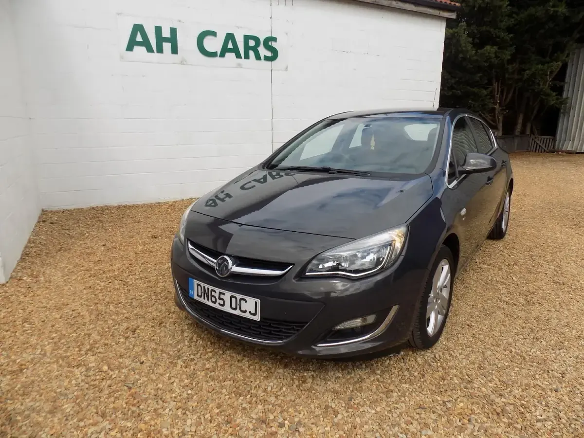 Used Vauxhall Astra SRi 100 HP (73 kW) 2015 Grey Hatchback