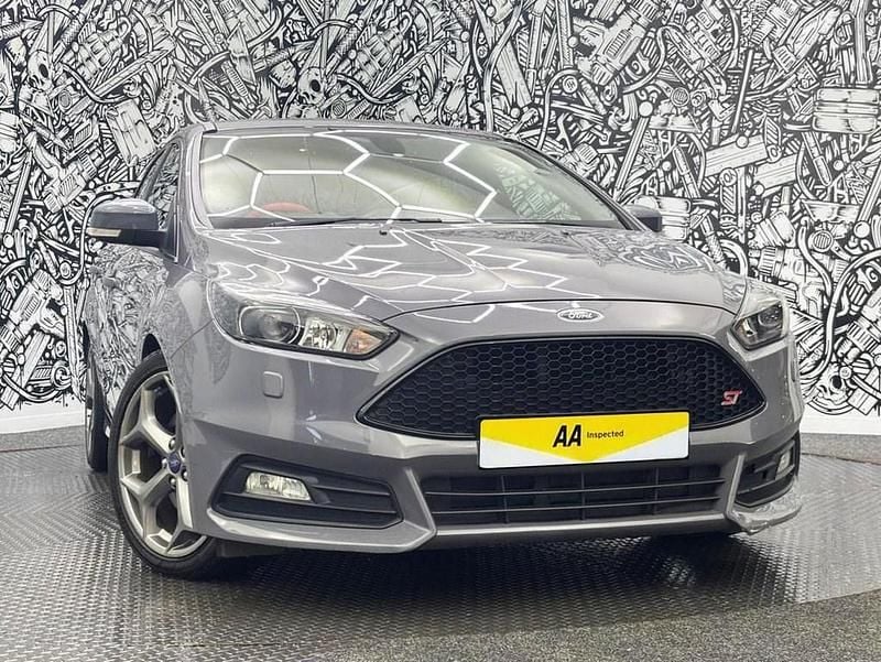 Used Ford Focus ST 185 HP (136 kW) 2016 Grey Hatchback