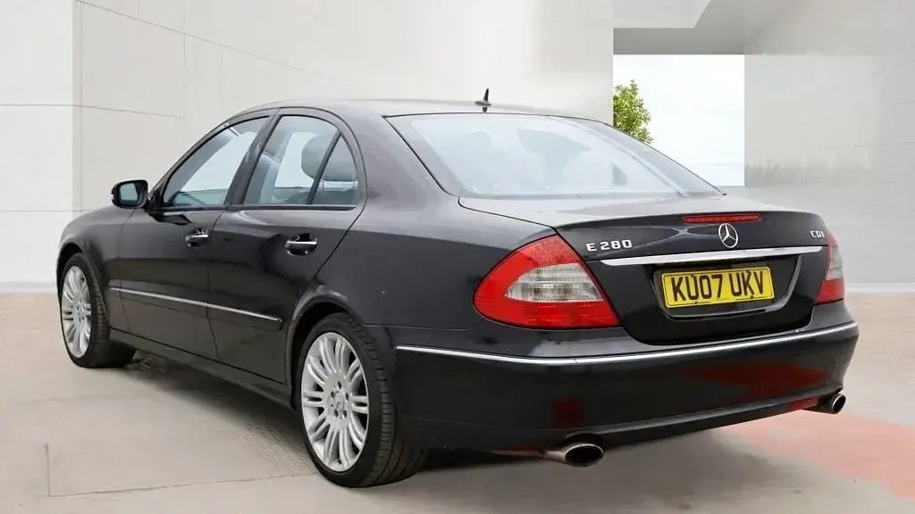 Used Mercedes E280 2007 Black Sedan