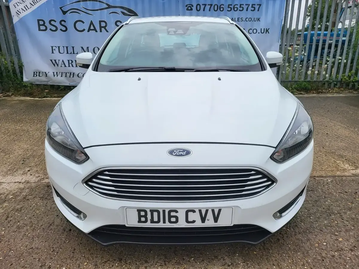 Used Ford Focus Titanium 120 HP (88 kW) 2016 White Estate