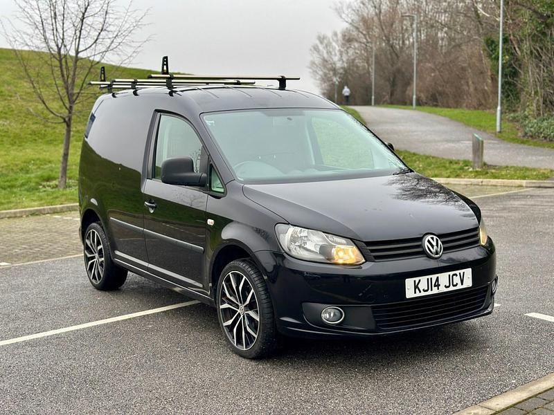 Begagnad VW Caddy Highline 102 HK (75 kW) 2014 Svart Minibuss