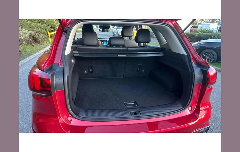 Used MG HS SE 162 HP (119 kW) 2023 Red SUV