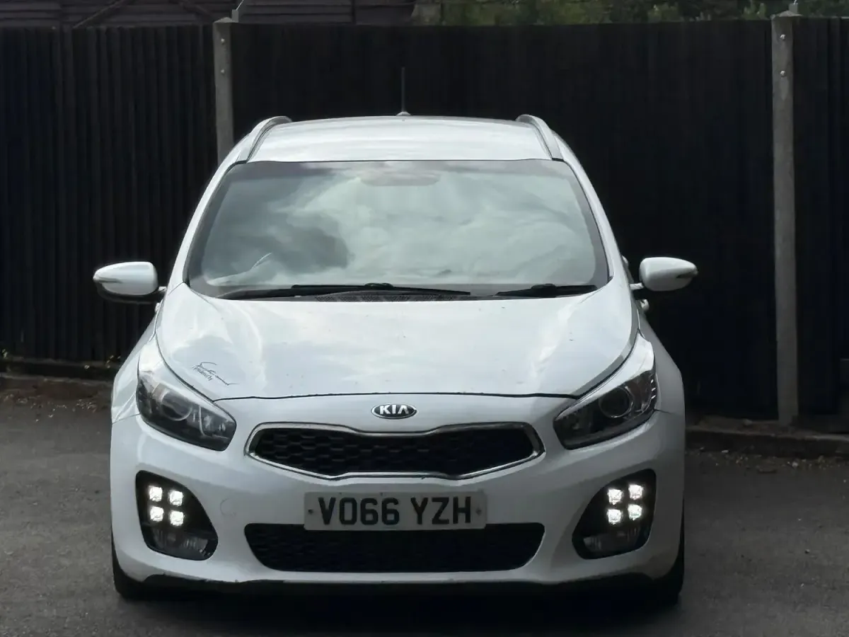Used Kia Ceed Sportswagon GT-Line 136 HP (100 kW) 2016 White Estate