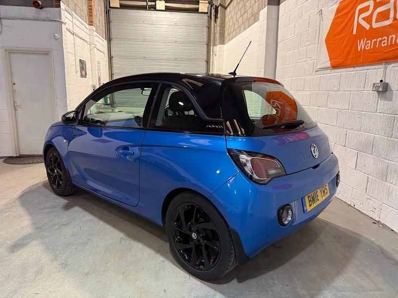 Begagnad Vauxhall Adam 2018 Blå Halvkombi
