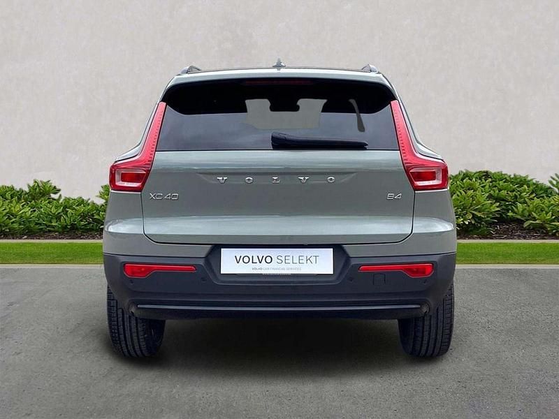 New Volvo XC40 Ultra 2025 Green SUV