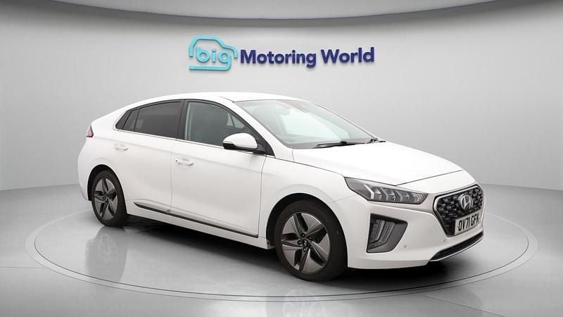 White Used 2021 Hyundai Ioniq Premium SE Sedan | £16,100 (Fair price) - Image 1/4