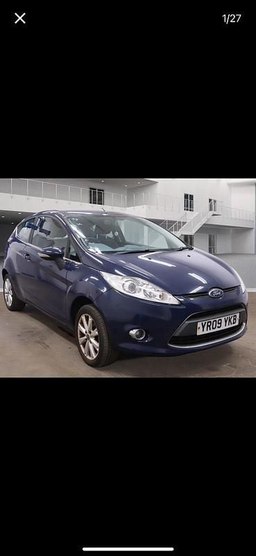 Usado Ford Fiesta Zetec 70 HP (51 kW) 2009 Azul Citadino
