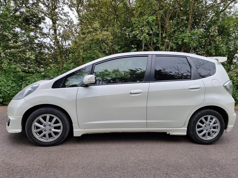 Used Honda Jazz 2012 White Hatchback