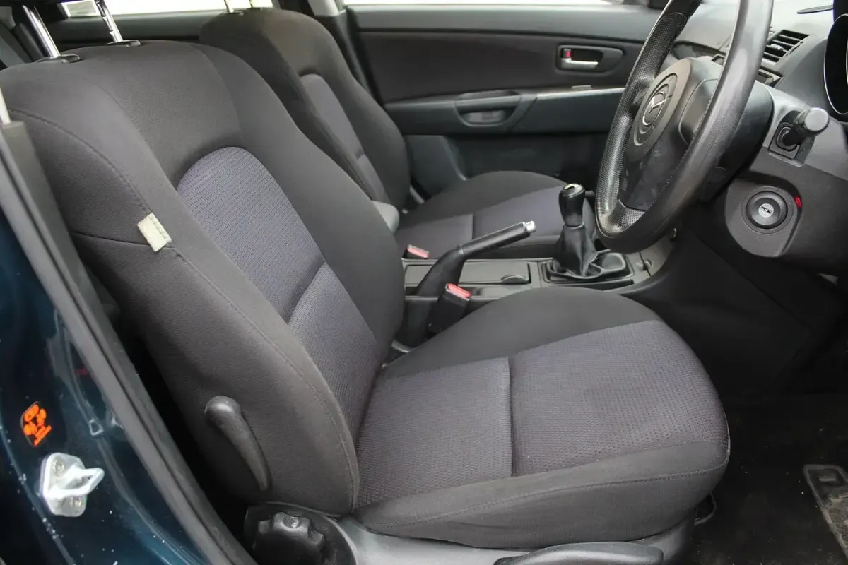 Used Mazda 3 105 HP (77 kW) 2007 Blue Hatchback