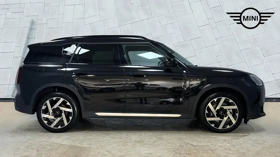 Used Mini Countryman 215 HP (158 kW) 2025 Black SUV