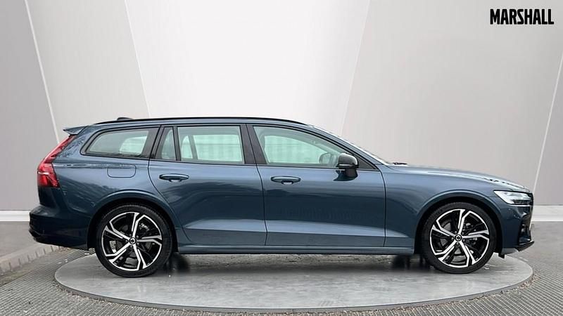 Used Volvo V60 Plus 197 HP (144 kW) 2024 Blue Estate