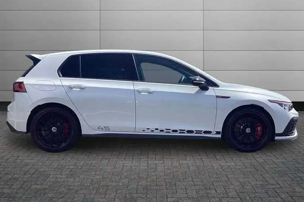 Used VW Golf VIII GTI Clubsport 300 HP (220 kW) 2022 White Hatchback