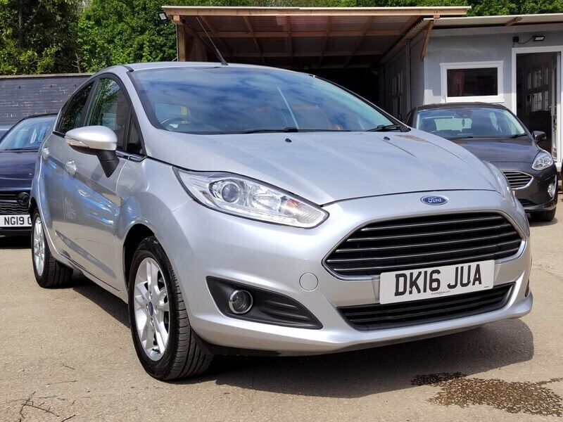 Silver Used 2016 Ford Fiesta Zetec Hatchback | £5,995 (Super price) - Image 1/4