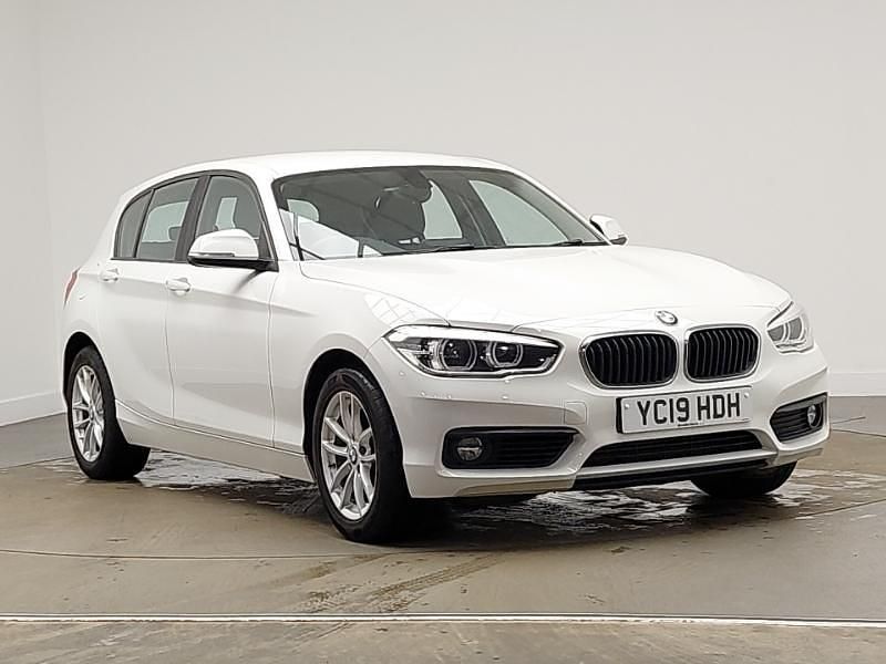 Used BMW 118 Comfort Edition 136 HP (100 kW) 2019 White Hatchback