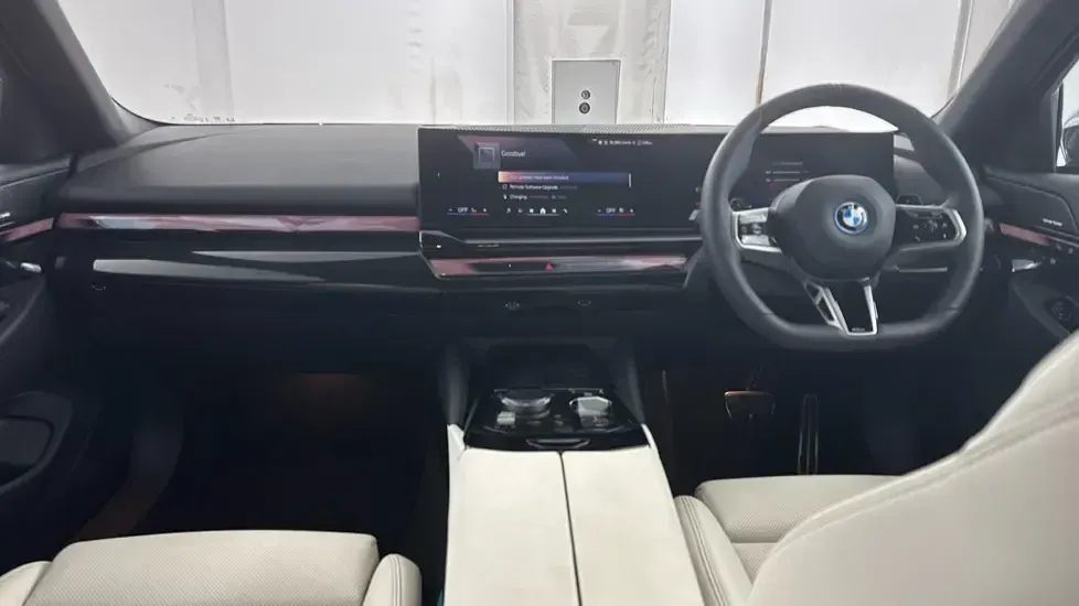 Used BMW 530e M Sport 295 HP (216 kW) 2025 Grey Estate