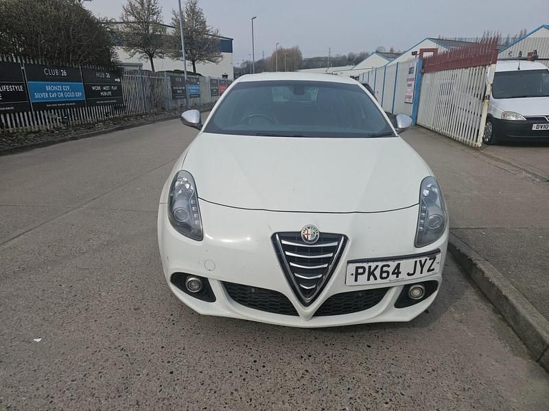 Used Alfa Romeo Giulietta Exclusive 2014 White Hatchback