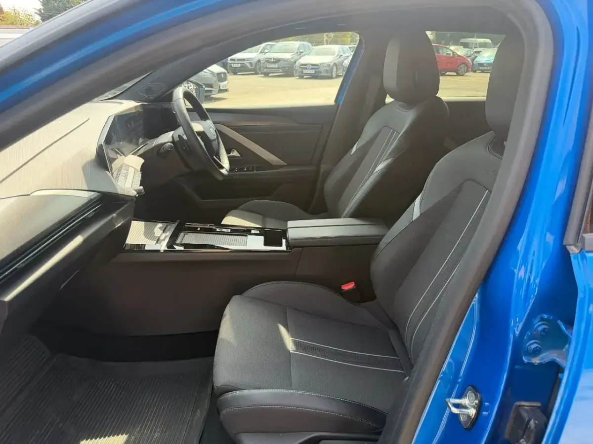 Used Vauxhall Astra 2023 Blue Estate