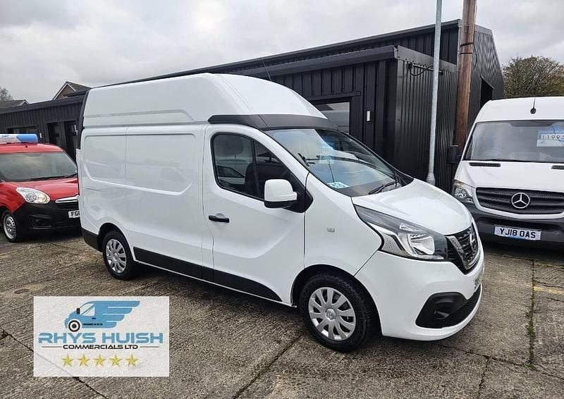 White Used 2019 Nissan NV300 Tekna Van | £9,495 (Fair price) - Image 1/4