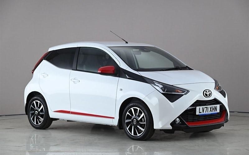 Used Toyota Aygo Trend 72 HP (52 kW) 2021 White Hatchback