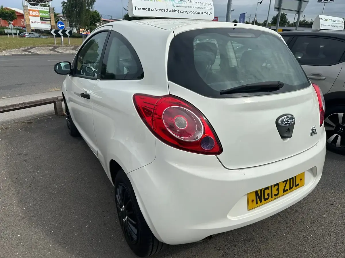 Used Ford Ka Studio 69 HP (50 kW) 2013 White Hatchback