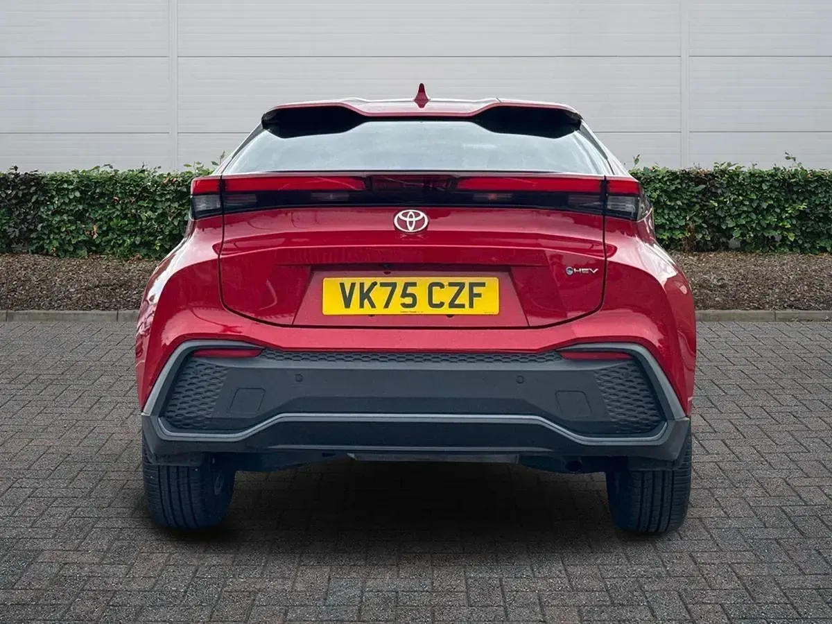 Used Toyota C-HR Design 140 HP (102 kW) 2026 Red SUV