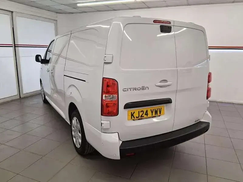 Used Citroën Dispatch 120 HP (88 kW) 2024 White MPV