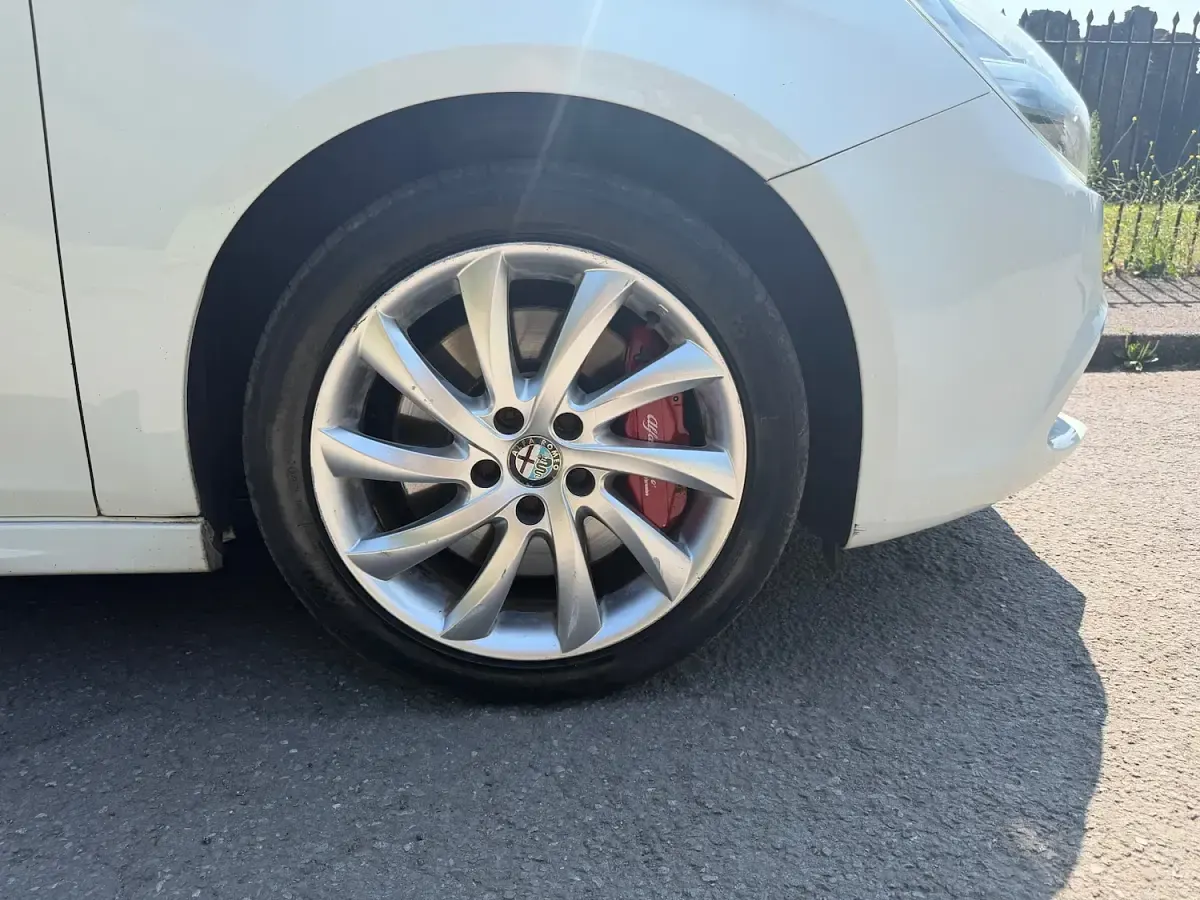 Used Alfa Romeo Giulietta Veloce 2013 White Hatchback