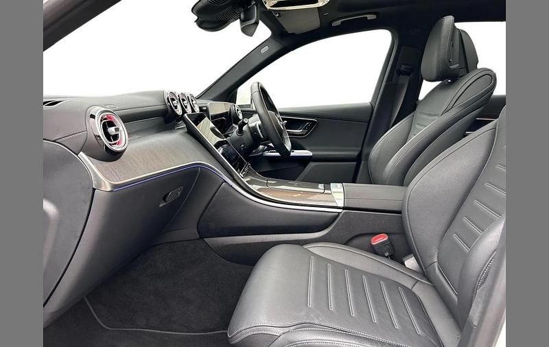 Used Mercedes GLC300 AMG Line Premium Plus 265 HP (194 kW) 2024 White SUV