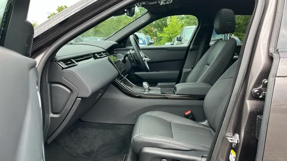 Used Land Rover Range Rover Velar SE Dynamic 404 HP (297 kW) 2025 Premium metallic  charente grey SUV