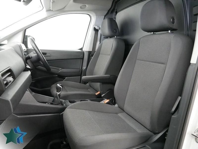Usado VW Caddy 102 CV (75 kW) 2023 Blanco Monovolumen