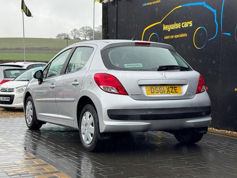 Used Peugeot 207 Active 75 HP (55 kW) 2012 Silver Hatchback