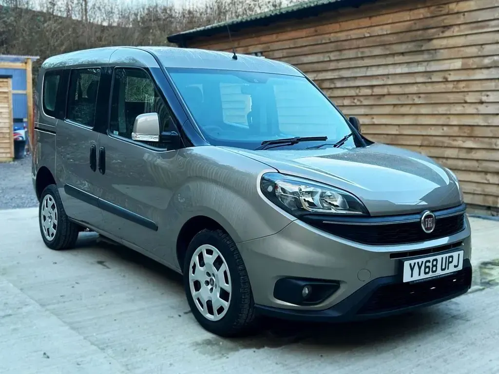 Used Fiat Doblò 95 HP (69 kW) 2019 White MPV