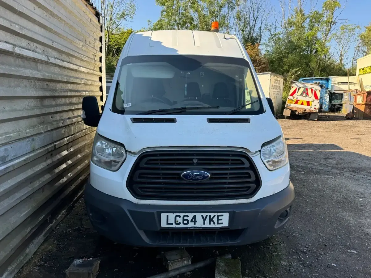 Used Ford Transit 125 HP (91 kW) 2015 White Van